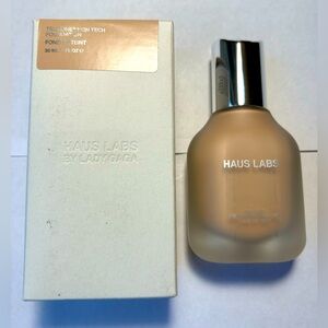 NWT🌷Haus Labs #210 - Light Medium Neutral